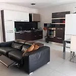 St Pauls Bay Luxury 2 Bedroom Blue Water Flat 36 St. Paul's Bay